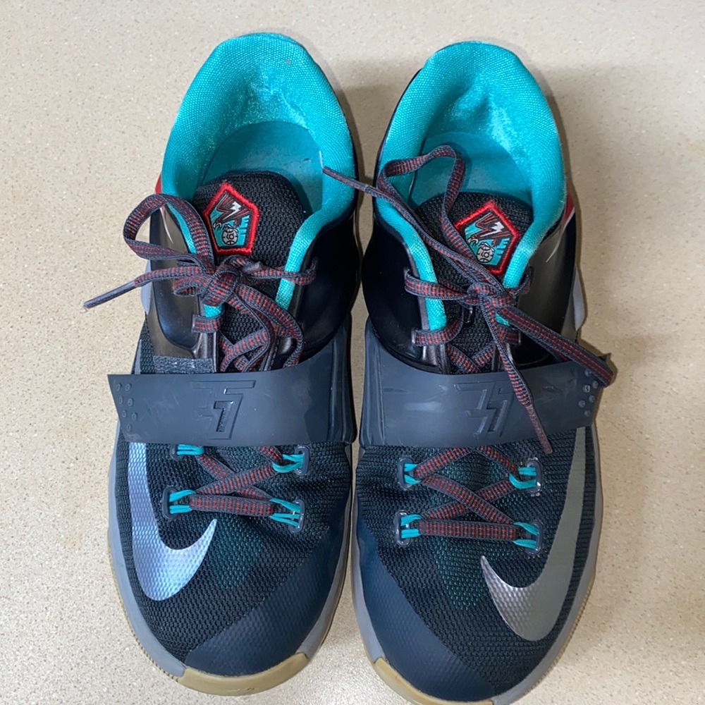Nike KD ThunderBolt Size 5 Basketball Shoe